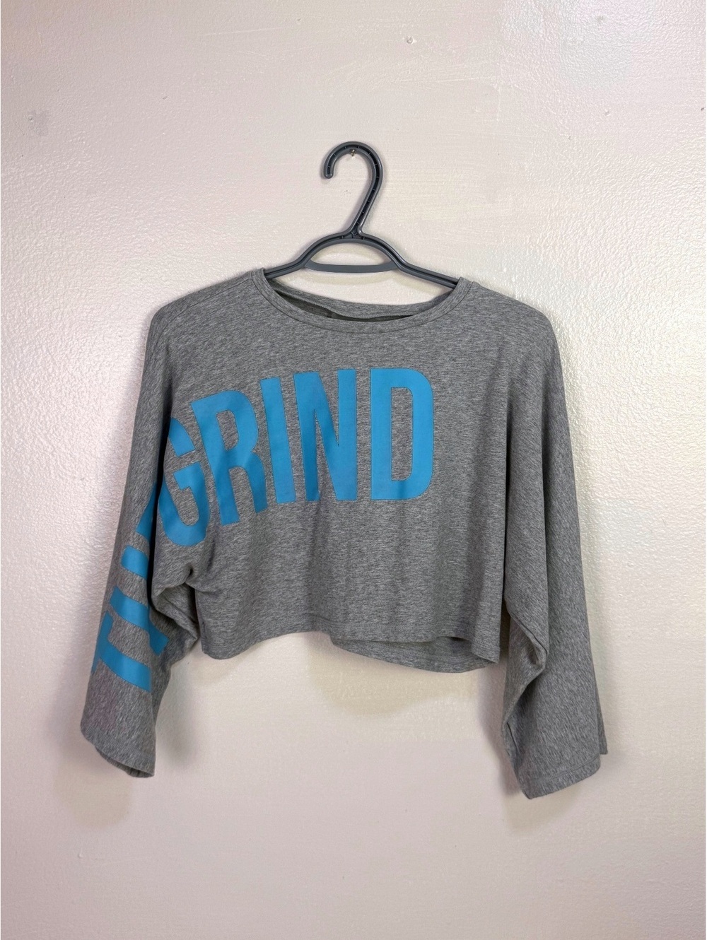 Understand The Grind Gray Crop Sweatshirt with Blue Print Size S